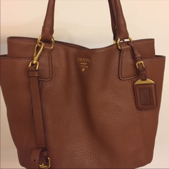 Handbags - Brown prada tote